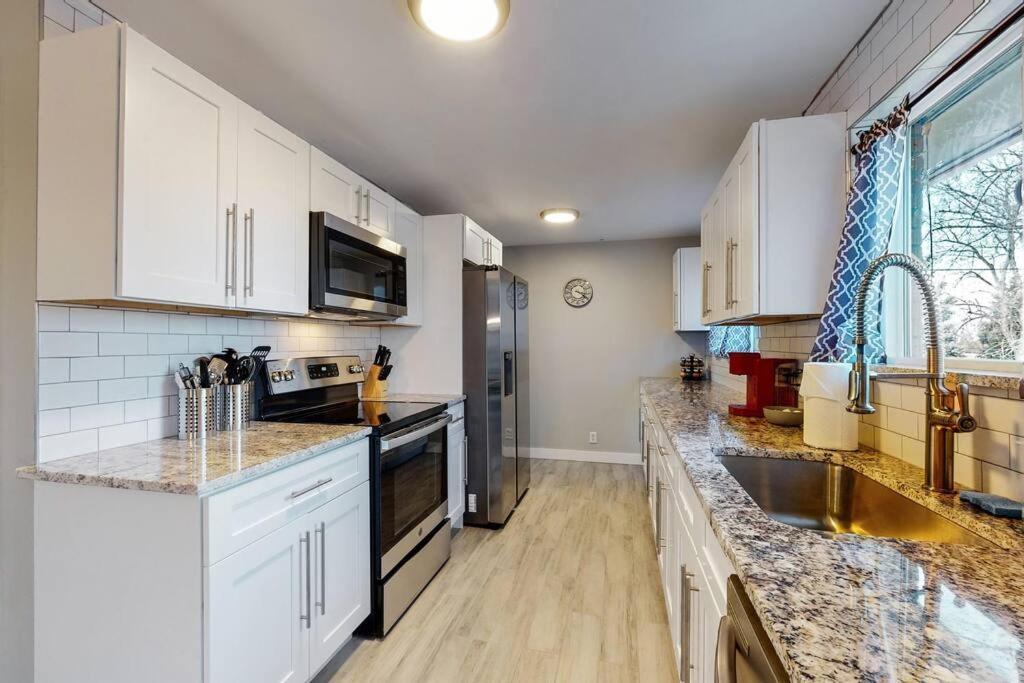 Large Remodeled Home With 5 Bedrooms 4 King Bed Centennial Eksteriør bilde