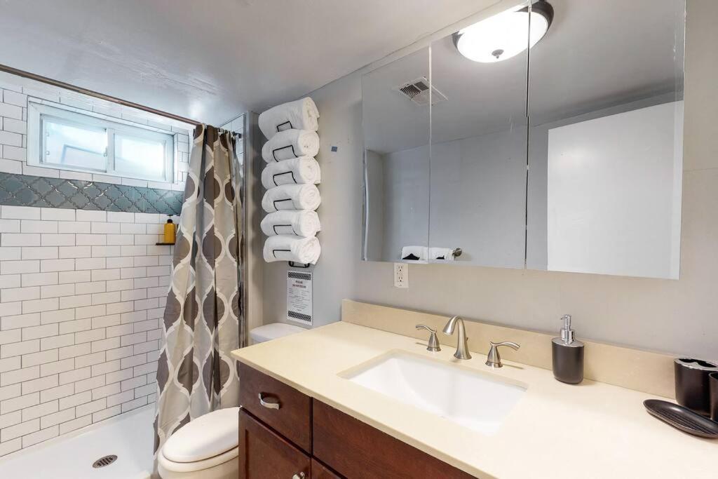 Large Remodeled Home With 5 Bedrooms 4 King Bed Centennial Eksteriør bilde