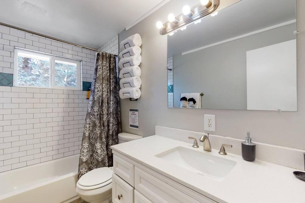Large Remodeled Home With 5 Bedrooms 4 King Bed Centennial Eksteriør bilde