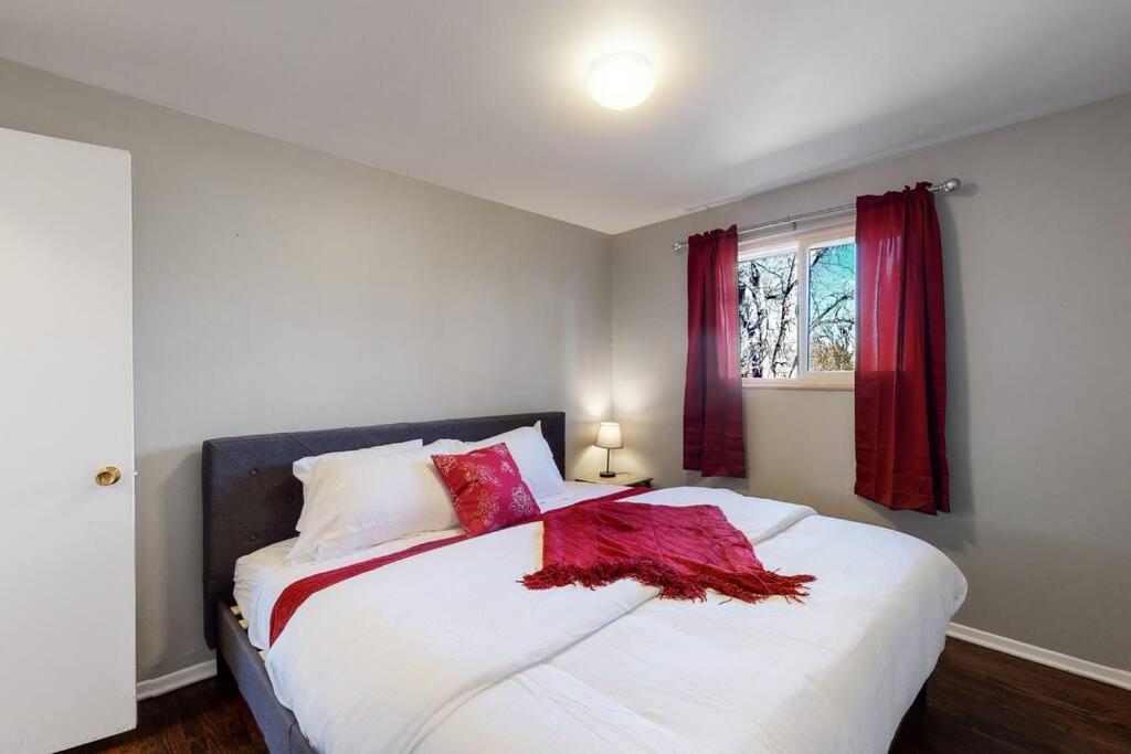 Large Remodeled Home With 5 Bedrooms 4 King Bed Centennial Eksteriør bilde