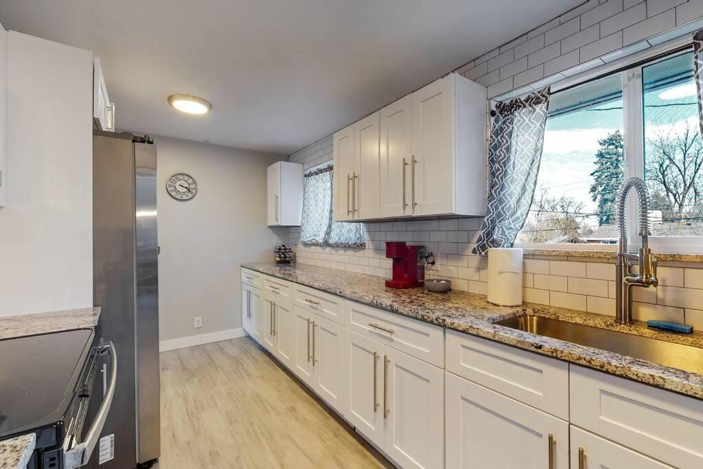 Large Remodeled Home With 5 Bedrooms 4 King Bed Centennial Eksteriør bilde