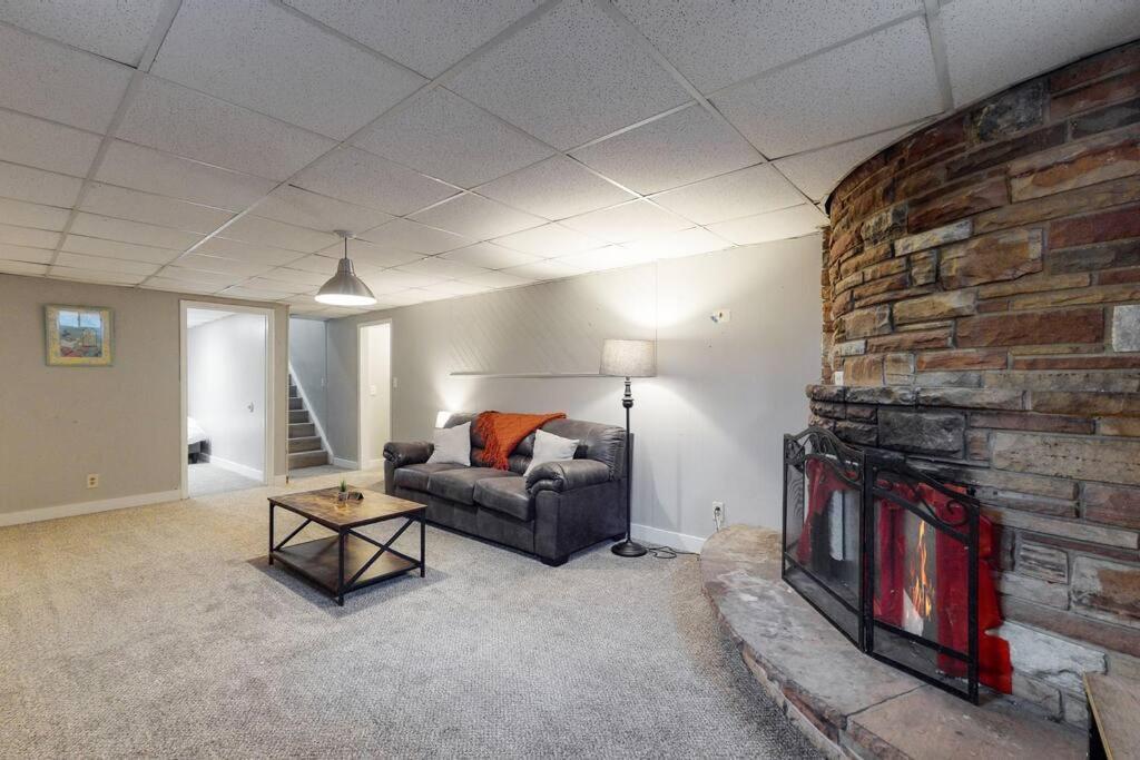 Large Remodeled Home With 5 Bedrooms 4 King Bed Centennial Eksteriør bilde